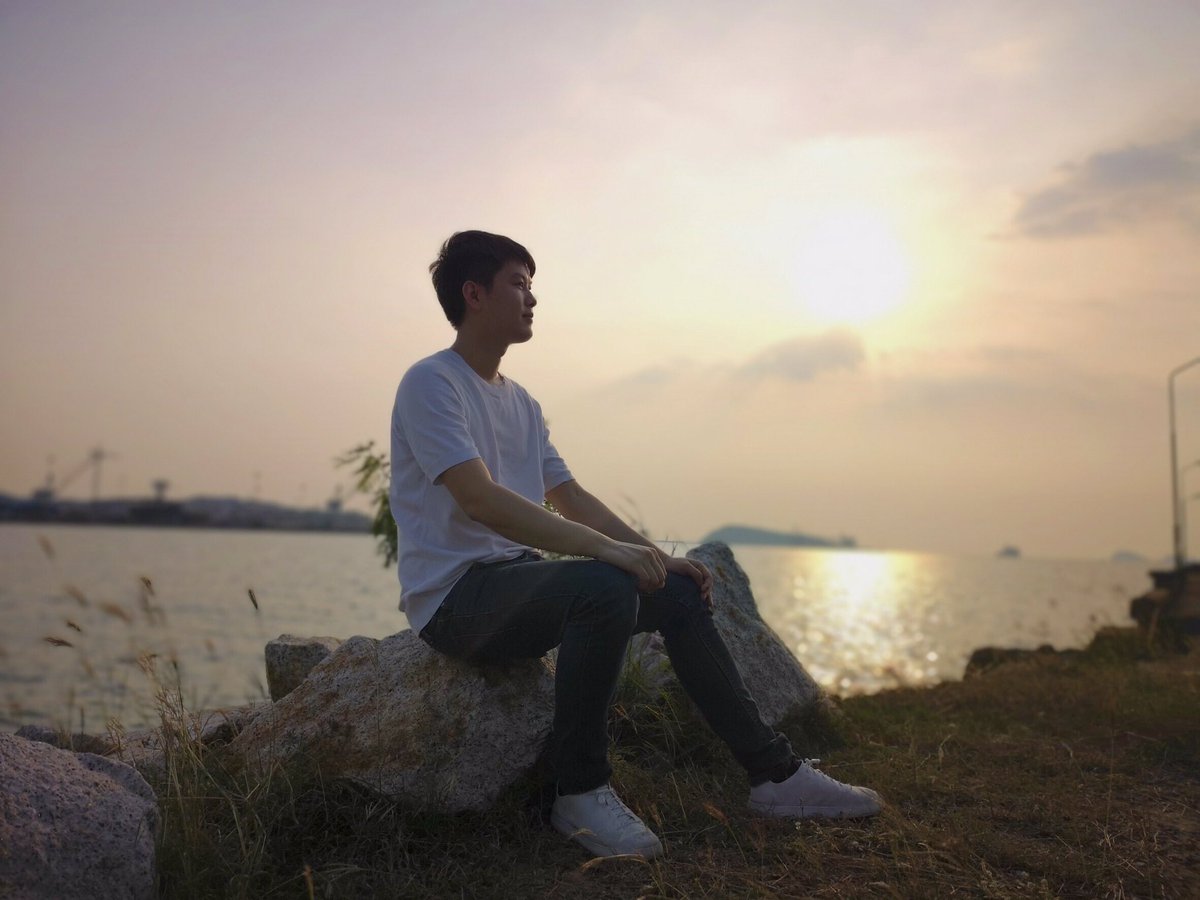 chaboo_ppp's tweet photo. แอบมองท้องฟ้ายามพลบค่ำ #chaboo #kruchaboo #3P https://t.co/echLq0OsoD