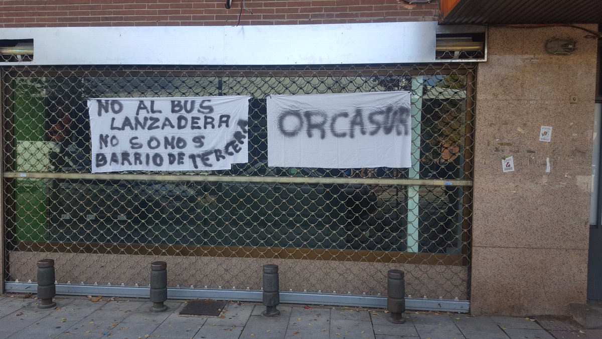 <a href="/AhoraUsera/">AhoraUsera</a> <a href="/MADRID/">Ayuntamiento Madrid</a> Hoy hemos dejado claro que no queremos el AUTOBÚS DE LA VERGÜENZA . Hoy no ha salido , el jueves no saldrá y así hasta que escuchéis a los vecinos y no hagáis políticas derechistas como como el Pp. Ya no manipulais a nadie.  Se os ve el plumero y los vecinos estamos cansados.