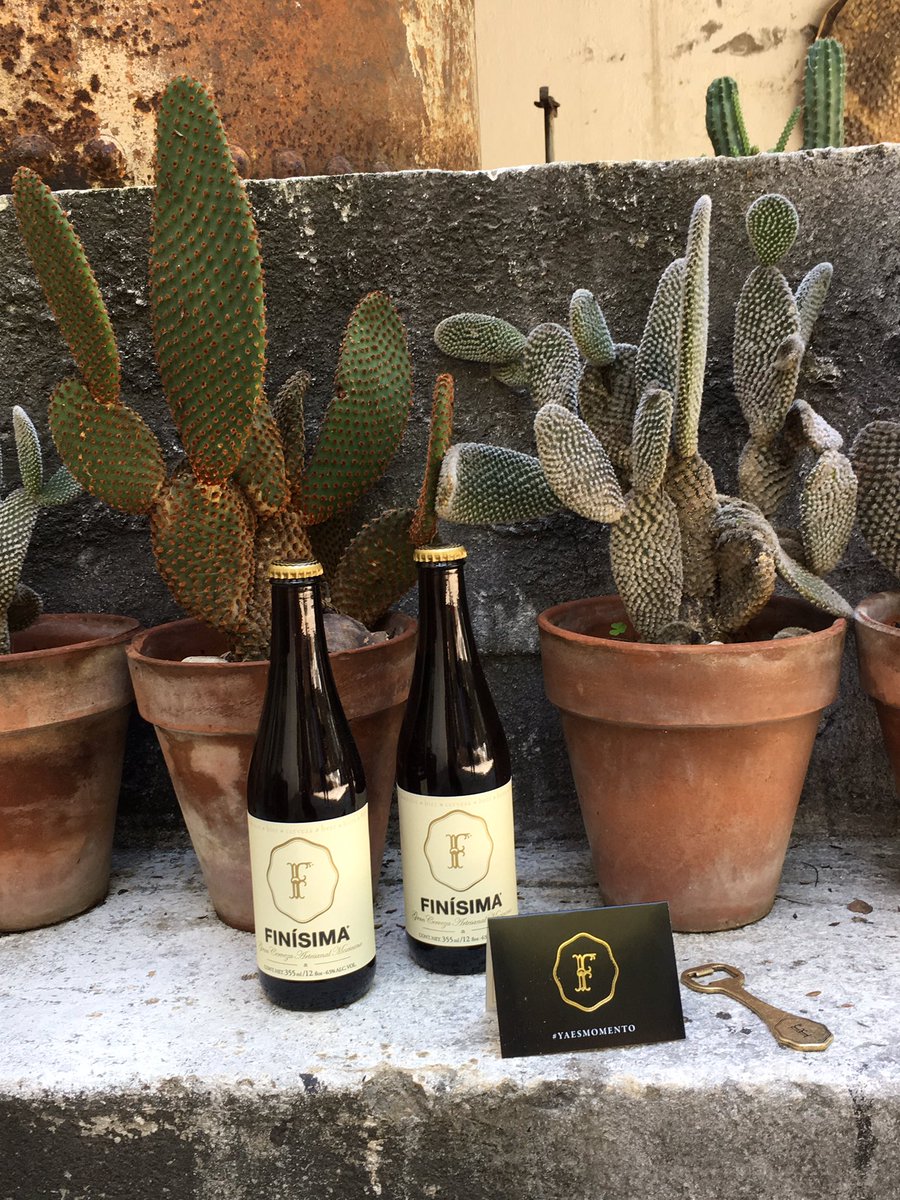 ¡El calor está intenso en #Oaxaca! Perfecto para un <a href="/cervezafinisima/">Cerveza Finísima</a> antes de la premiación :)