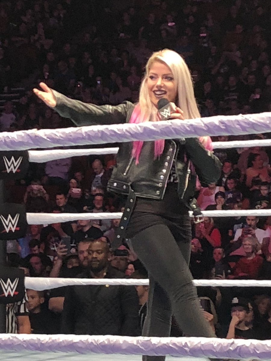 RT @FastAshFurious: Got this snap of @AlexaBliss_WWE from #WWELeeds ring announcing for Nikki Bella Vs Natalya https://t.co/WJnoz6kJLD