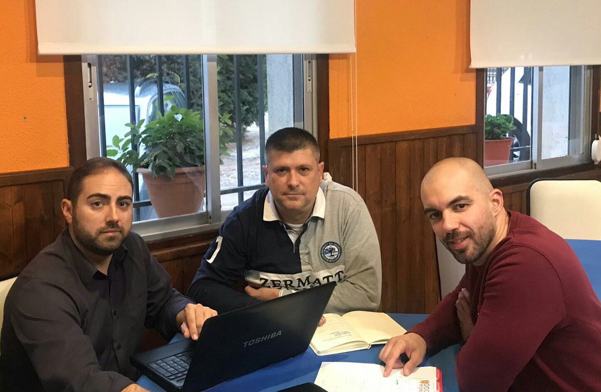 e2000Arganda's tweet photo. Tarde de trabajo en #argandadelrey defenderemos los derechos de los Españoles con todas nuestras fuerzas. Los Españoles primero🇪🇸.
#defendiendoargandadelrey #🇪🇸 #losnuestrosprimero #Respeto #España2000 #🔥#pornuestrosbarrios https://t.co/ze0GrE7zSG