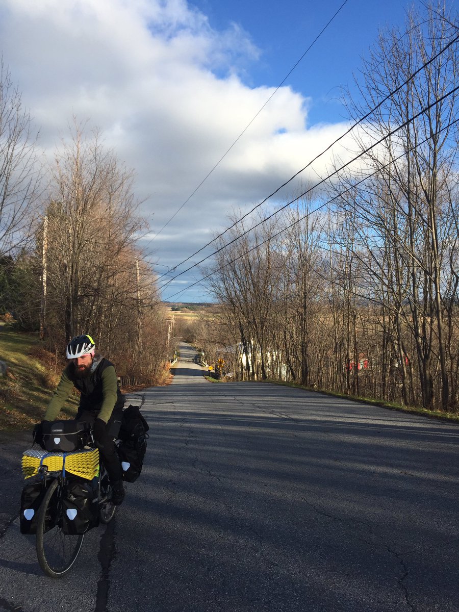 listening2trees's tweet photo. After two weeks in Québec we finally found courage to jump back on the streets - destination Montréal! We were rewarded with SUN on Sunday (Nov.4)... what a lovely day it was! When are you planning your next outdoor adventure! #listeningtotrees #québec #routeverte #cyclingcanada https://t.co/LD2uydUn8b