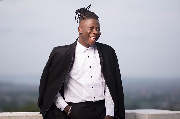 701Consult's tweet photo. Dancehall artiste, @stonebwoyb as part of his campaign against motor accidents has pleaded on authorities to put the Tema motorway in good shape. #701consult https://t.co/NsAZJkDxIn