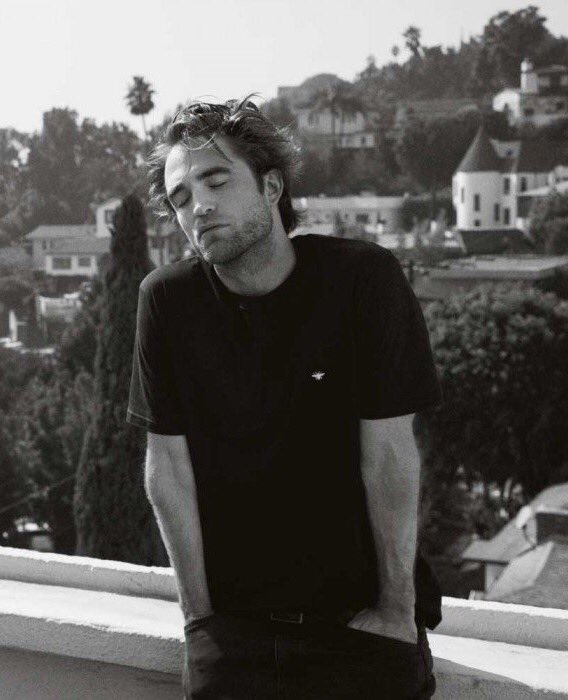 Monsieur_HJ's tweet photo. Robert Pattinson wear Dior shirt and Dior sweatshirt for leinrocks magazine shoot #HighLifePromo https://t.co/oWeG2dRDRh