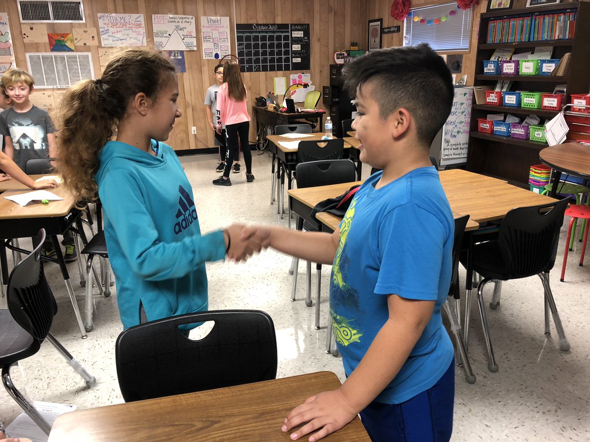 MrsWiatrek_FSES's tweet photo. Working on our #ComalShake in Morning Meeting! 🤝 #confidencebreedschampions https://t.co/qvMtLmt5C8