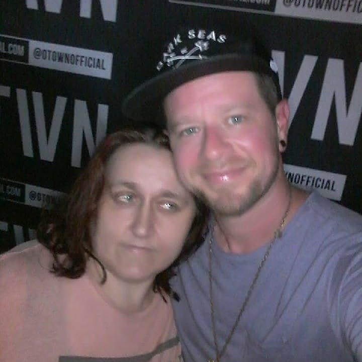 Francesminadaki's tweet image. Just a girl and the boss babe @JacobUnderwood7  on this lovely fine #JacobTuesday / #TownieTuesday  I hope you're having a great day handsome Love you Jake ! 😉  #bossbabe  #blueeye💙   #JBC  #JakeJunkie   #TeamUnderwood