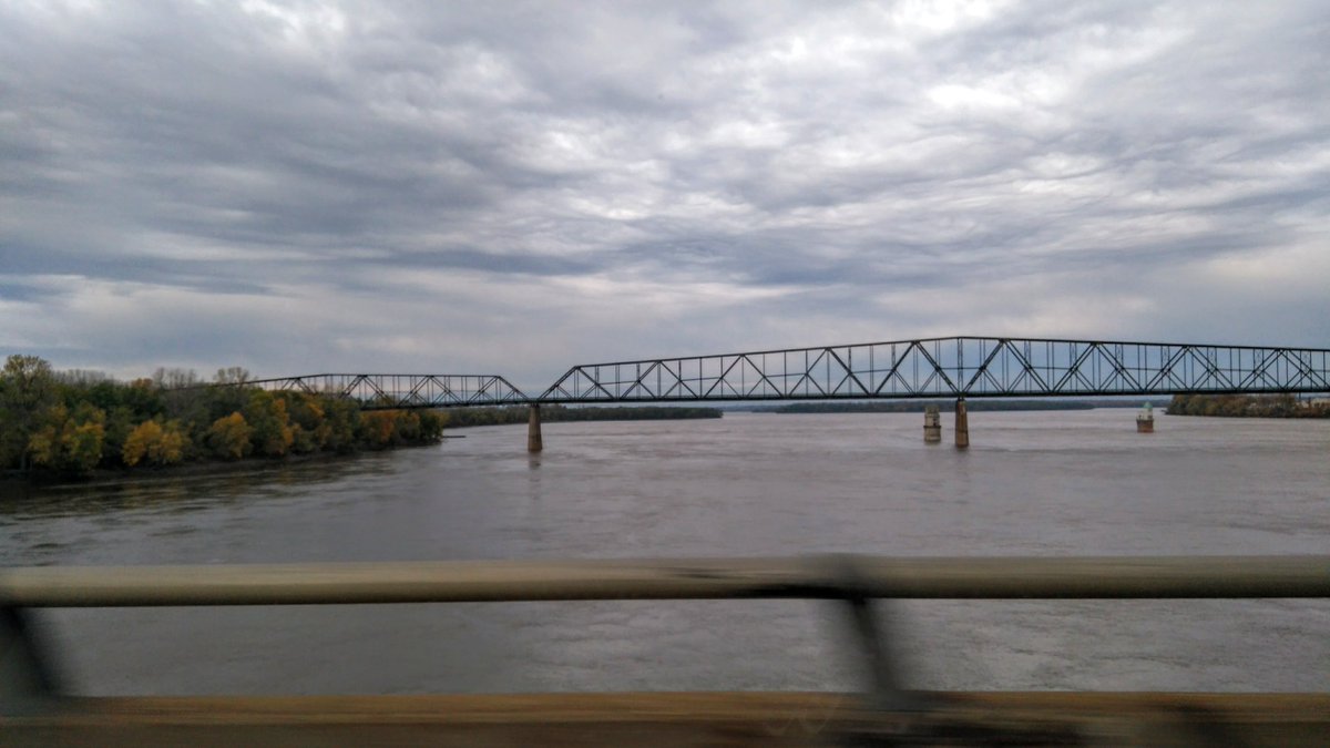 z_marks's tweet image. Spending #ElectionDay driving through Ohio, Pennsylvania, New York, and Massachusetts is a powerful way to feel connected and invested in this beautiful mess. #freedomandjusticeforall #Midterms2018