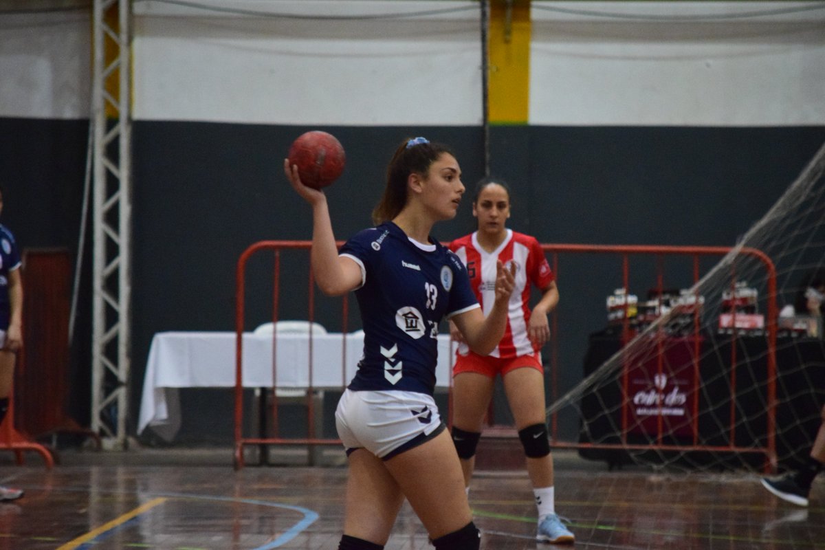 SEL. CADETE | En un primer tiempo muy parejo y con muchos errores en el manejo del balón en ambos lados, el seleccionado nacional se fue abajo en marcador.  🇦🇷 6:8 🇵🇾