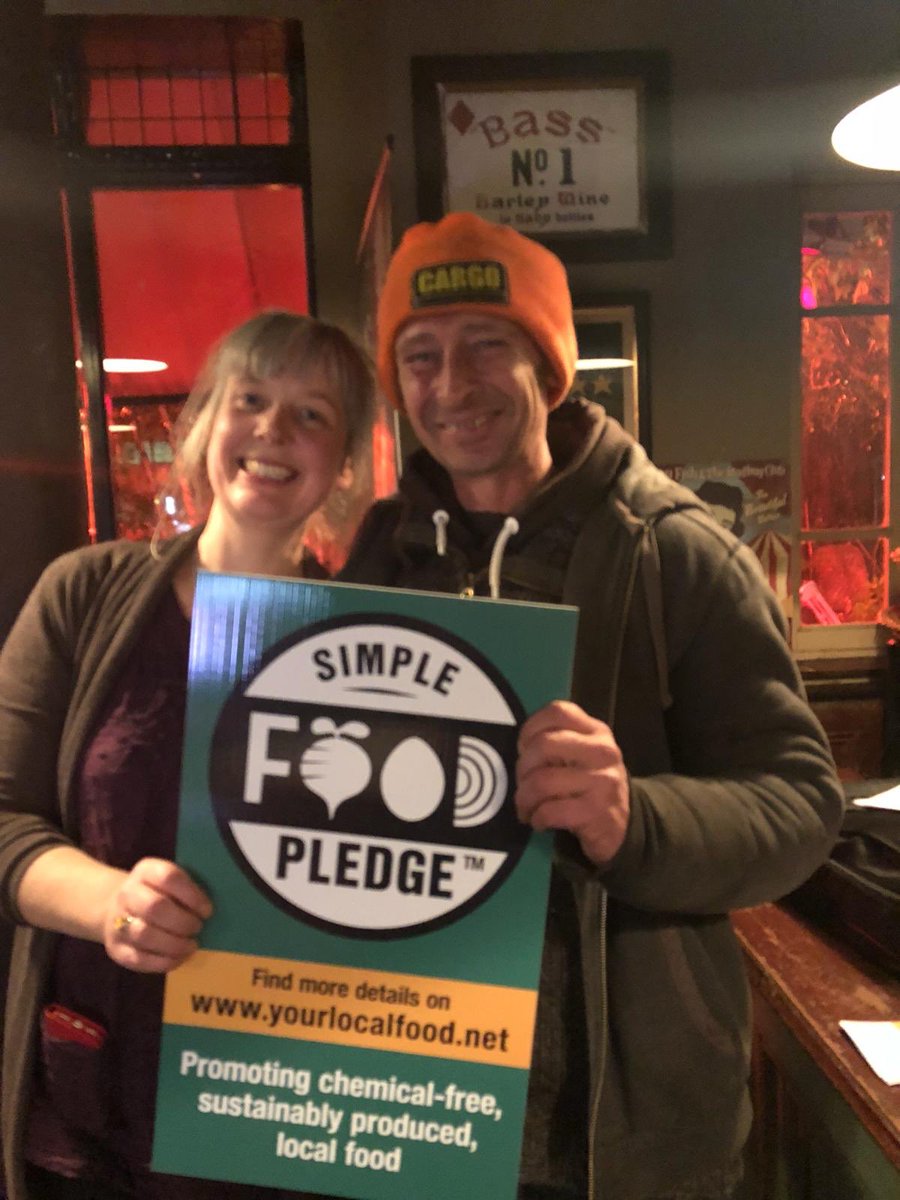 WeAreYLFN's tweet photo. So lovely to connect with #simplefoodpledge holders tonight at our launch. Especially Phil @carraignamucco1 who came all the way from Wicklow. So lovely to meet you! #YLFNtalk https://t.co/zEhbsX91sh