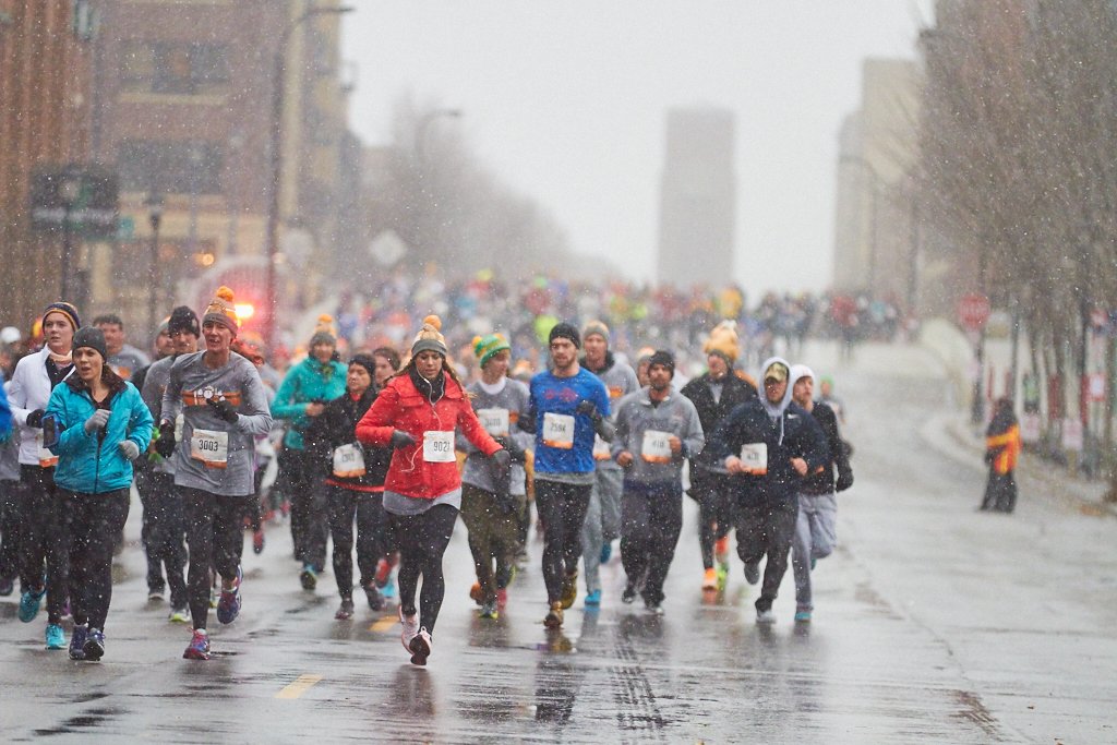 TurkeyDay5k's tweet photo. 🌟 COURSE HIGHLIGHT #1 🌟 Take advantage of the rare opportunity to run through the beautiful streets of downtown Minneapolis, with views of the Hennepin Ave. bridge, the Grain Belt sign, the Mississippi River, and the Minneapolis skyline along the way! 🦃 #RunMPLS #EarnYourPie https://t.co/cnRyg0Hwey