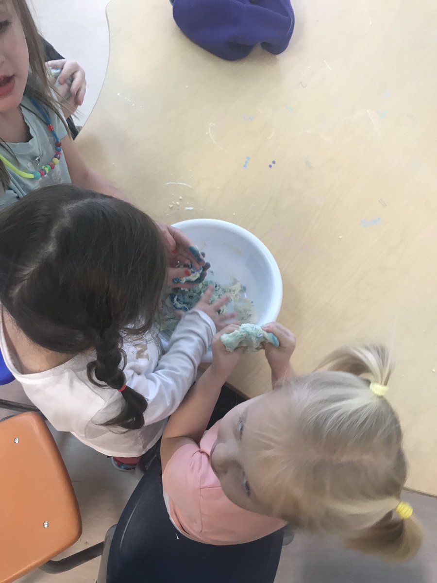 aylwardsam's tweet image. Huge thanks to @chipps95 for dropping us off some salt from her place before she started work with @FMPSDTech. It was key to our Play Doh #morethantechsupport #friendlyneighbour #KEEP @McNeillyfmpsd @FMPSDEarlyLearn