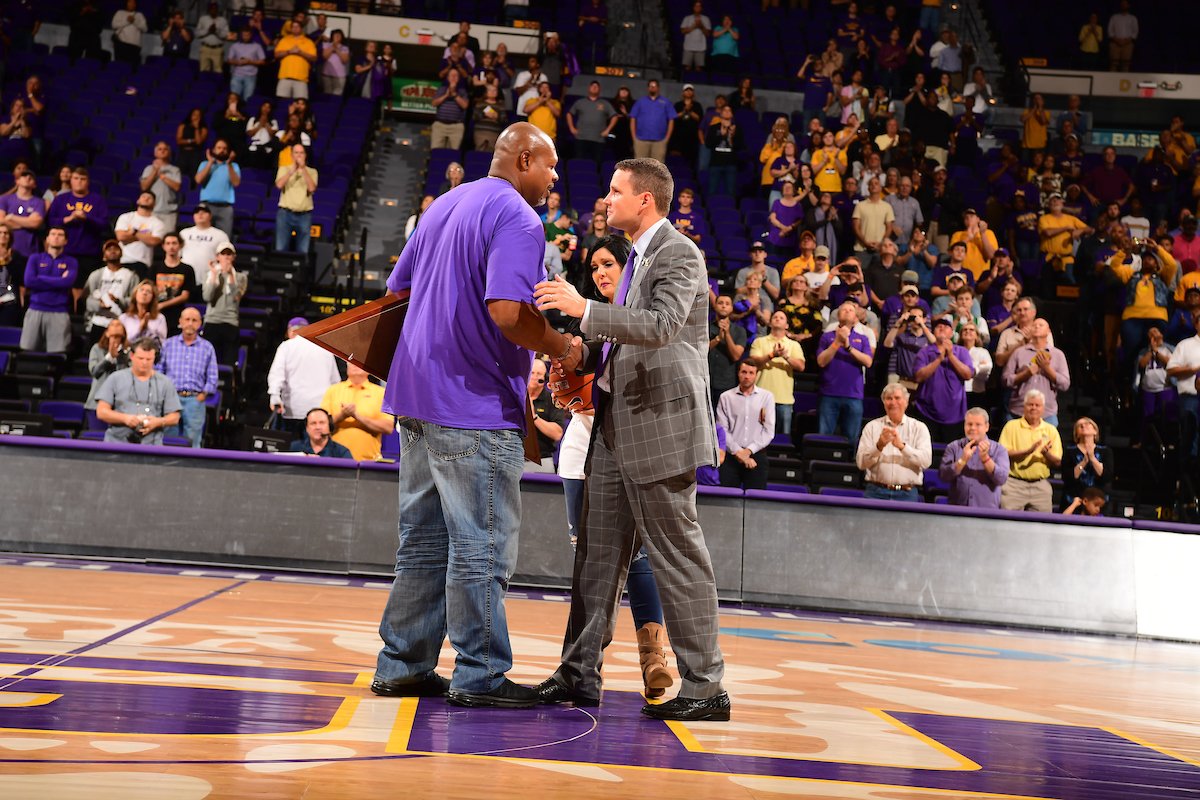 LSUBasketball's tweet photo. We love you, Wayde 💜💛
#Forever44 https://t.co/mjmXz2AhDz