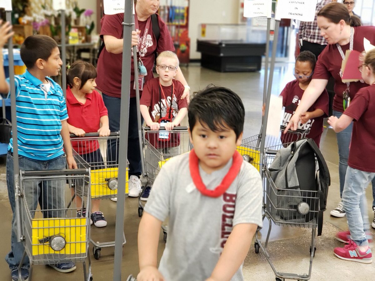CoombsClass's tweet image. A super successful first CBI of the year!  First stop H-E-B to shop for our classroom Thanksgiving Feast next week! Thank you Alvin ISD for supporting our students with enriching real-life experiences.  We are so grateful! @CoombsClass @DukeElem