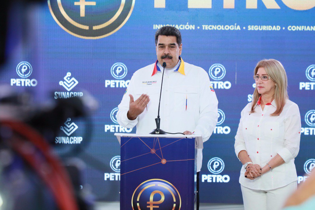 NicolasMaduro's tweet image. ¡Compatriotas! Quienes desde hoy, y hasta el #31Dic de este año, inviertan sus ahorros en Petro, tendrán la oportunidad de convertirlo en otras criptomonedas, o en cualquier otra divisa convertible. ¡Trabajadores, Profesionales y pensionados, ahorremos en Petro!