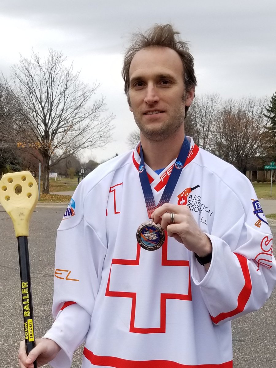BoomBrooms's tweet photo. Helping to bring home some hardware. #2018worldbroomballchampionship https://t.co/mNc4i8a78J