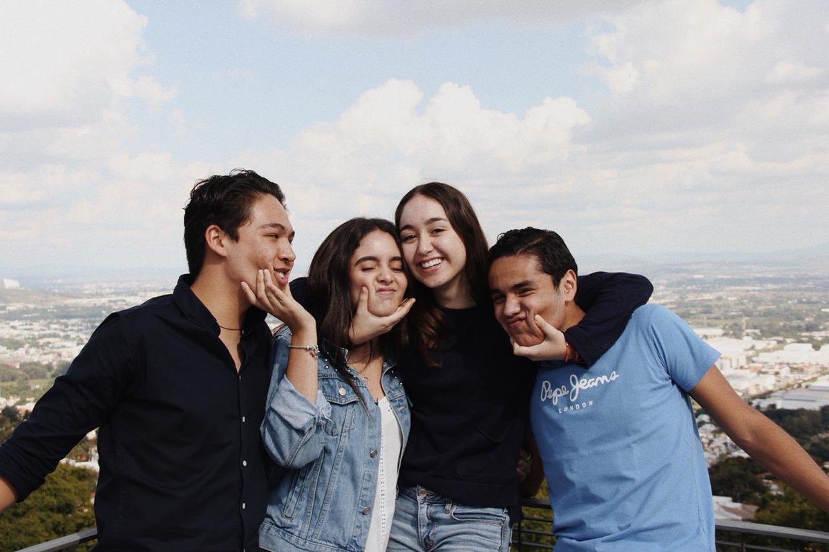 AlphaPlanilla's tweet photo. ¡Ellos son los integrantes de tercer semestre en la mesa de nuestra Planilla! 🤪
Diviértete y haz de cada día uno único.
#VotaAlpha #VotaAzul https://t.co/Xa7XKR27qh