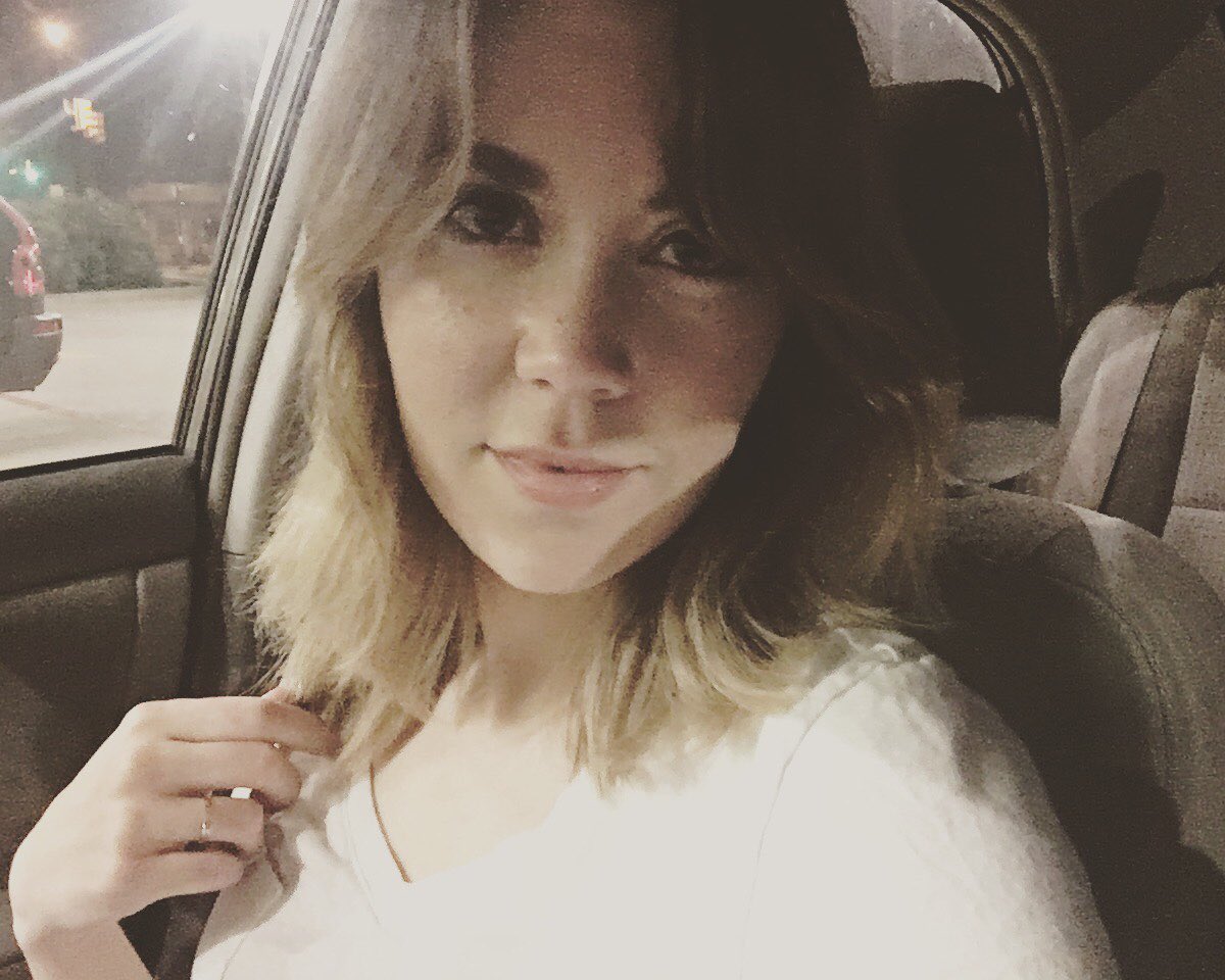 Rebekah Elizabeth (@bekahlizabeth) on Twitter photo 