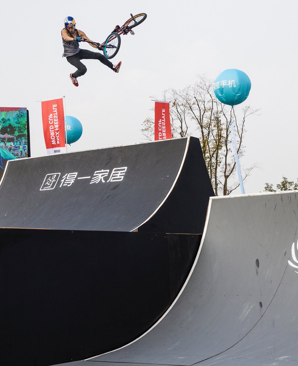 Danieldhers's tweet image. Party in China 💥💥💥
📍: @fiseworld 
📸: @VitalBMX 
#china🇨🇳 #fiseworld #chengdu