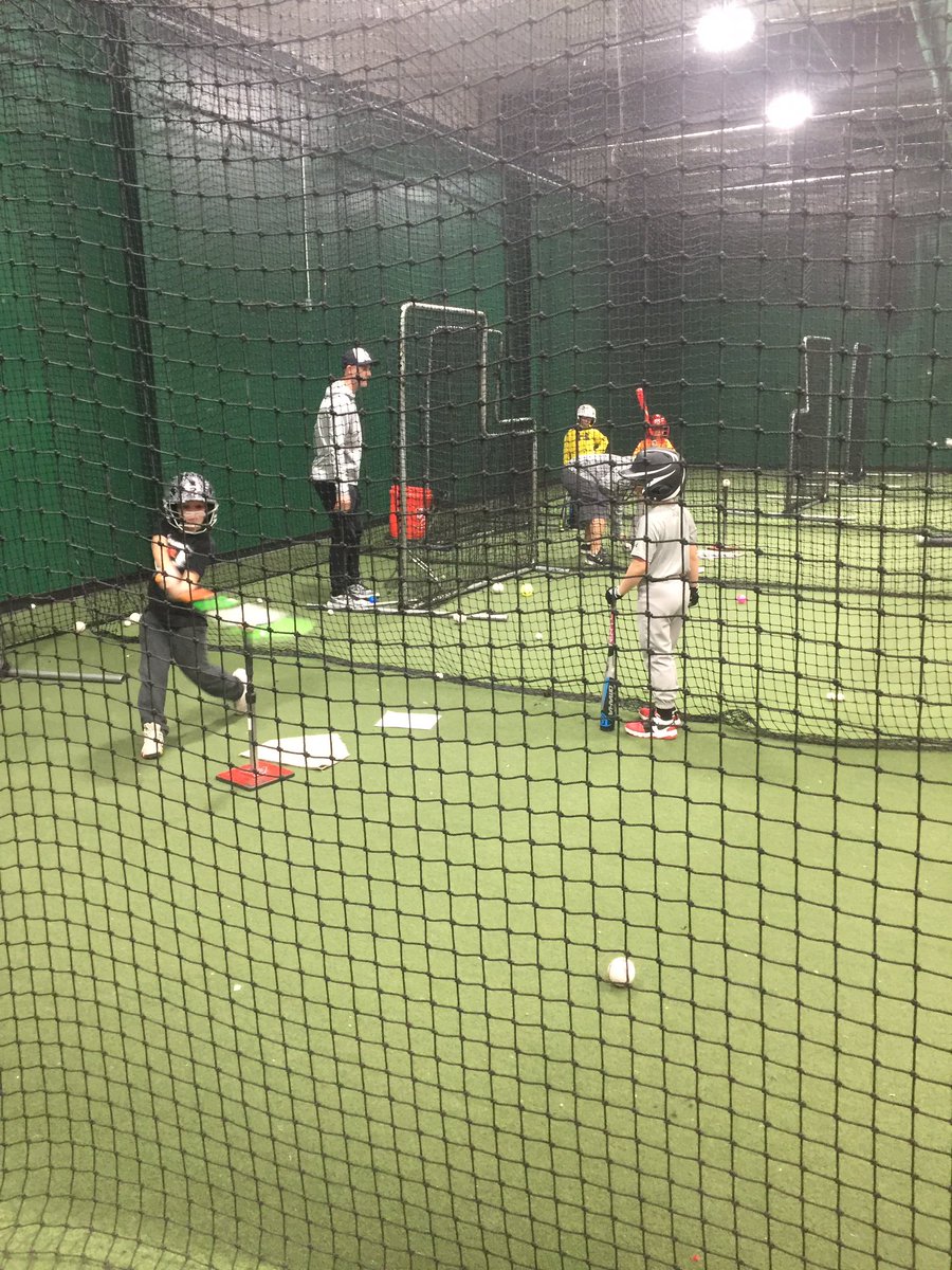 OMAHATIGERS's tweet photo. Quality cuts on the Tees, followed by live cuts. @ubanebraska #novembergrind #elevate https://t.co/hOav1yXdjN
