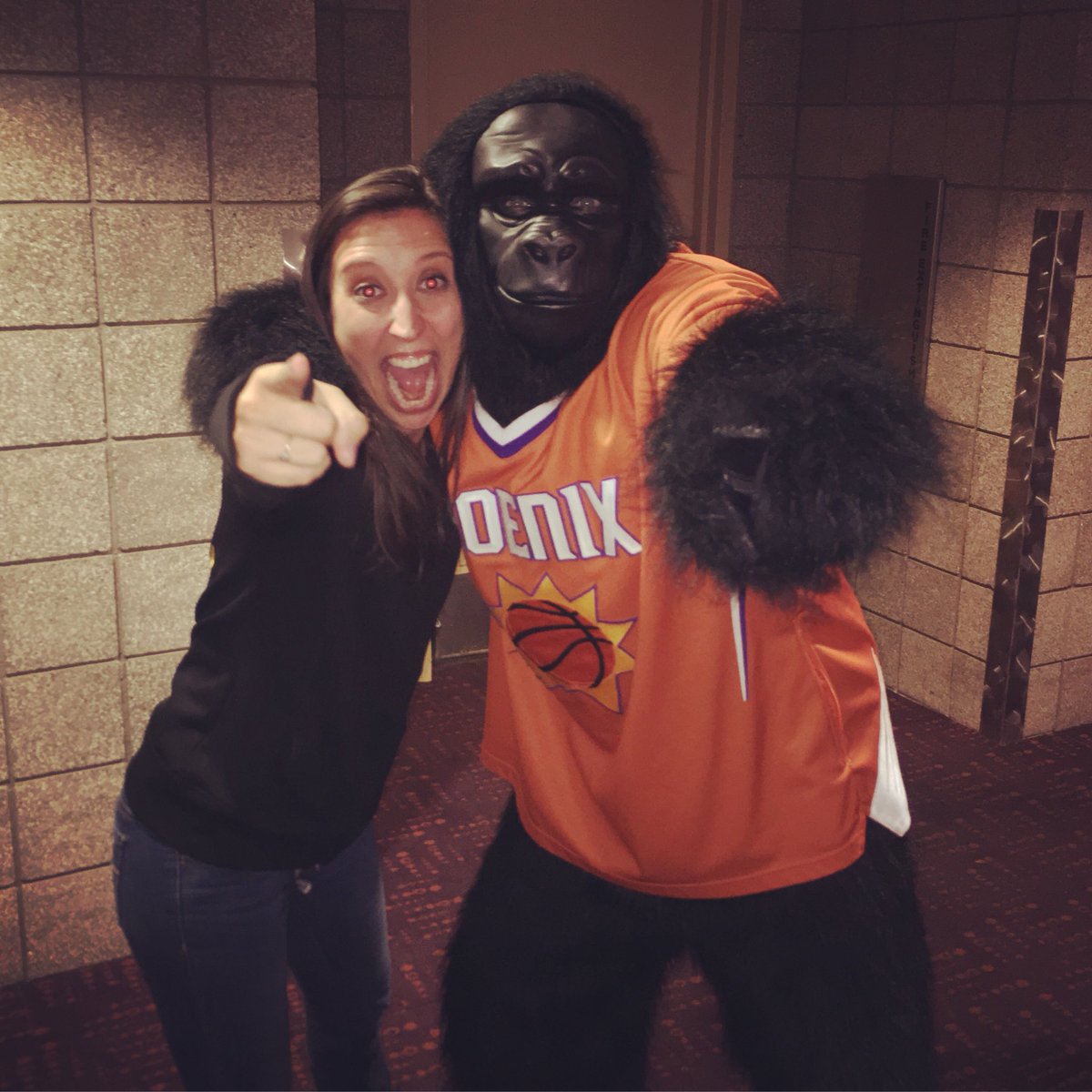 kategarneslive's tweet photo. LOSING MY MIND!!! Go Suns! #azdecaflc #gorilla #gladiatorstatus https://t.co/93hCzqKs9C