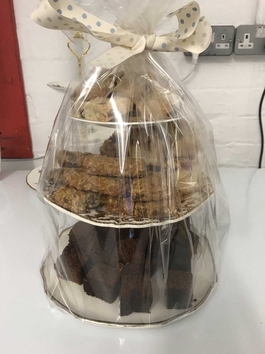 CakesGreen's tweet photo. @CakesGreen @ClogMarket @SKEightCoffee  this is where we will be for all your Christmas Cake Fixes also our Christmas Order Forms are out and the last day for Orders is 9th December 2018 🎄🎄🎄🎅🏼🎅🏼🎅🏼🎅🏼🎅🏼#bespoke #bakery #coffeeshop #stockport #Edgeley https://t.co/i5kjVRpI6A