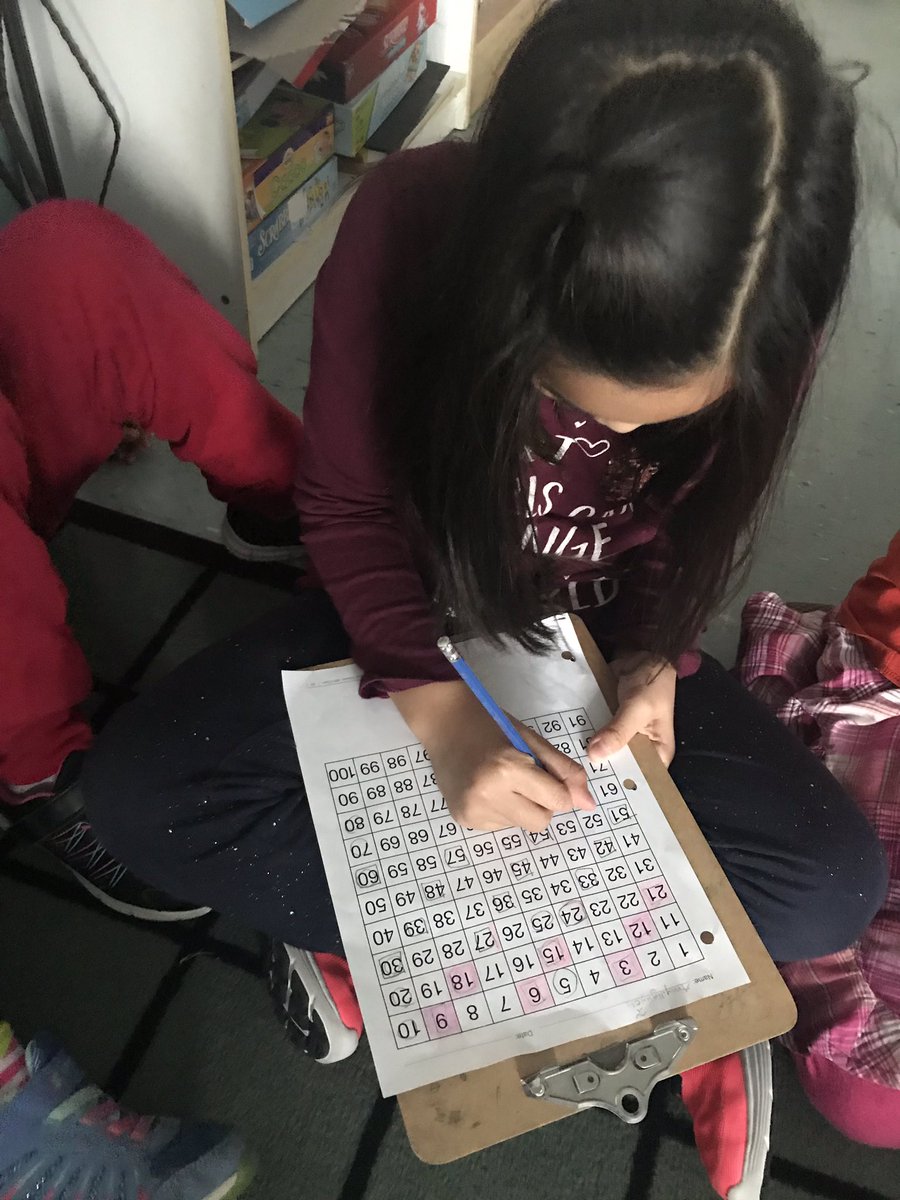 MrsMichieli's tweet image. Looking for patterns, sharing our patterns and even practicing skip counting! #100chart #howmanypatternscanyoufind 🤔