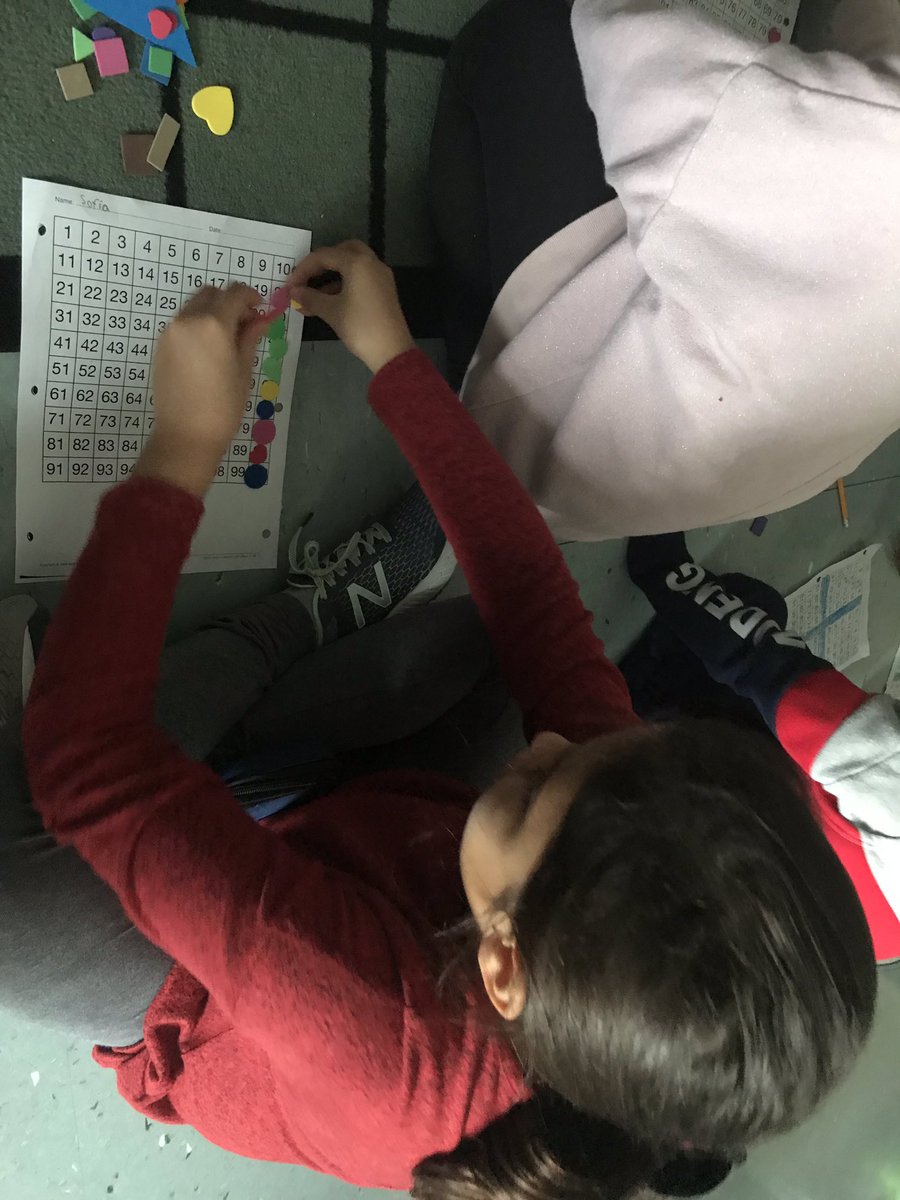 MrsMichieli's tweet image. Looking for patterns, sharing our patterns and even practicing skip counting! #100chart #howmanypatternscanyoufind 🤔