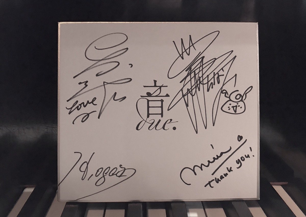 音due. 5th Liveの物販では新グッズのバッテリーチャージャーを含む2点