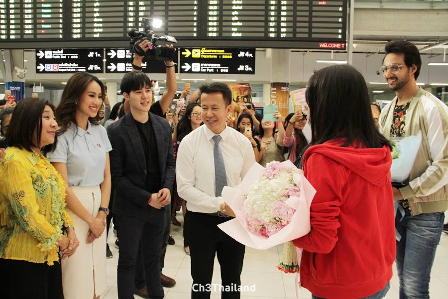 MTW_Officialth's tweet photo. เมื่อวันที่ 31 ตุลาคม ที่ผ่านมา......
การ์ตูน แบรนด์แอมบาสเดอร์ CH3 ร่วมต้อนรับ สองนักแสดงชื่อดังจากซีรีส์อินเดีย
“มหากาลี เทวีพิทักษ์โลก” ที่สนามบินสุวรรณภูมิ
@MWThailand
#CartoonChannel3Ambassador #Channel3Ambassador #missthailandworld2018 #mtw2018 #Ch3Thailand https://t.co/iFhWJ6YUUX