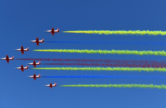 Waqtnewstv's tweet image. ایروبیٹ ٹیم 12 ویں چین انٹرنیشنل ایوی ایشن اور ایئر اسپیس نمائش کر رہی ہے ۔ 
#Teamperform #12thChina #InternationalAviation #AeroSpace #exhibition #China