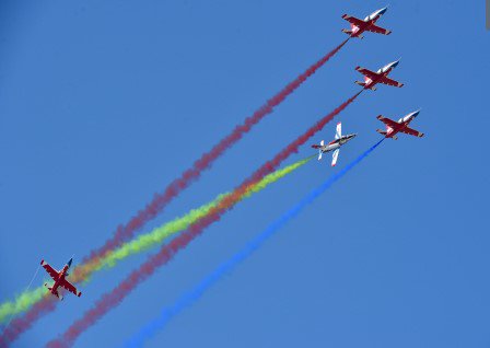 Waqtnewstv's tweet image. ایروبیٹ ٹیم 12 ویں چین انٹرنیشنل ایوی ایشن اور ایئر اسپیس نمائش کر رہی ہے ۔ 
#Teamperform #12thChina #InternationalAviation #AeroSpace #exhibition #China