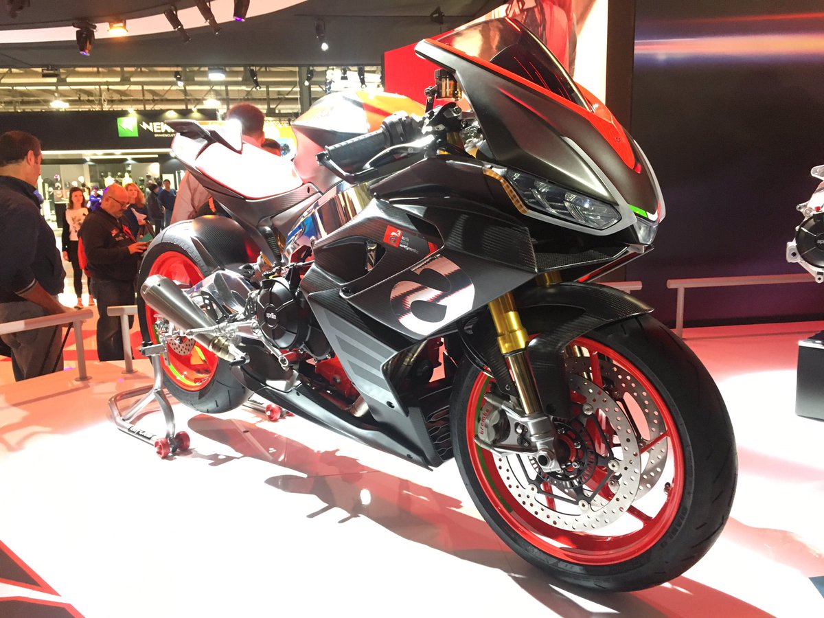 バイクブロス マガジンズ Pa Twitter アプリリアの並列2気筒スーパースポーツ 660rs Concept かなりコンパクトで車格は250 400cc並みにも見えます Rsv4的スタイルやウイングレットも超クール 速そう Eicma18 Aprilia 660rsconcept T Co Uhjjepnkjl
