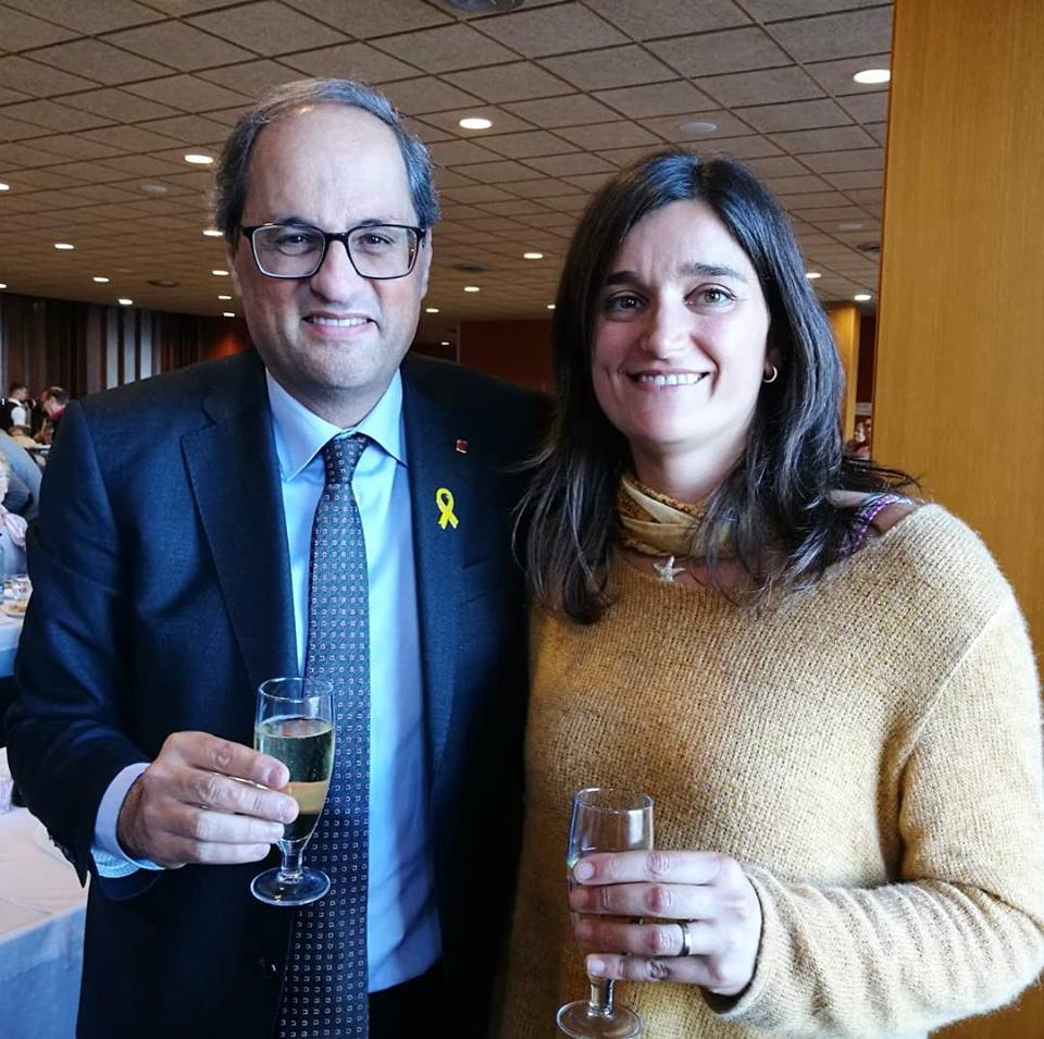 rondafruitssl's tweet image. La nostra #pagesa 👩‍🌾 #preferida @t3r3sita_4 🤩 a LA 76ª #TROBADA DE LA #PAGESIA a #Montserrat amb altres companys 👨‍🌾👩‍🌾👨‍🌾 i #joaquimtorra.  
.
.
.
.
#baixllobregat #km0 #tradicio #orgull #productedeproximitat #terra #sol #pluja #Mercats #fruita #Rondafruits #Mercabarna #Barcelona