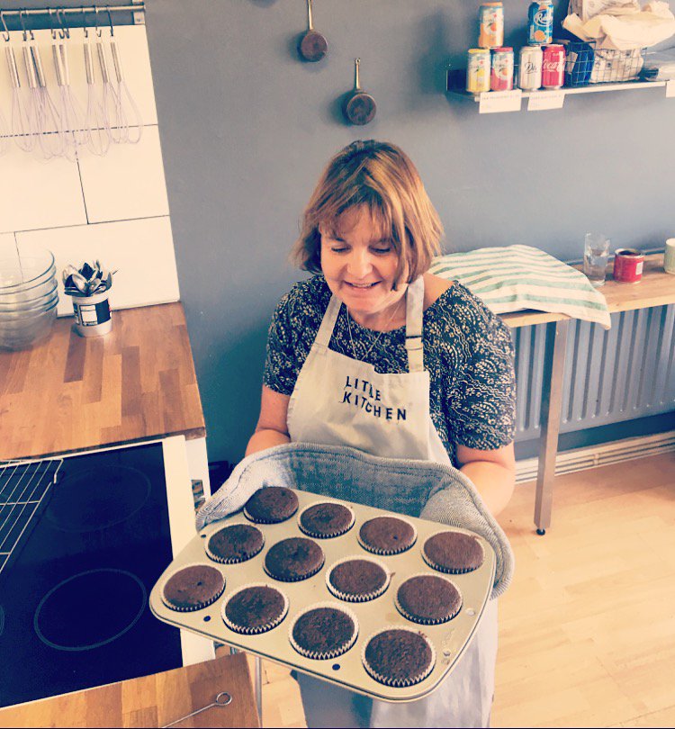 UKLittleKitchen's tweet photo. Are u gutted #GBBO is over?! Book onto our great GBCO! We cover all the techniques behind different cake mixing methods and the science behind them and how crumb results differ #bakeoff #cakeoff #stickyginger #yummy https://t.co/vqosKVTxrG