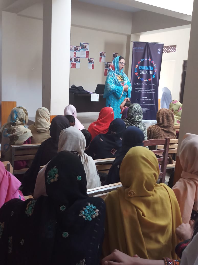 GUnlimitedpk's tweet photo. Community outreach session in Lasbela on November 3, 2018. #GenUnlimited Youth Challenge aims to help you be you. We believe in setting you on a path to discover your own answers, and live out your distinction. 
The deadline for application submission is November 16, 2018. https://t.co/Rems2S1uRV