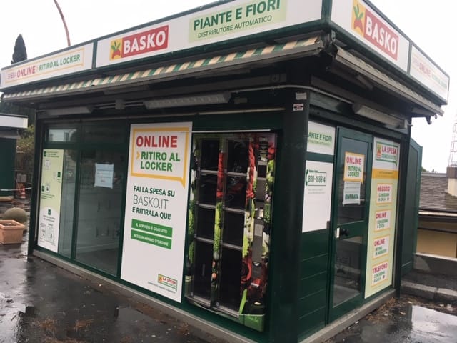 SmartTerminals's tweet image. We have installed one of our FrigiTerminals in #Genoa (#Italy🇮🇹) so that #BASKOSupermercati customers can pick up their orders online there. goo.gl/maps/gopKMht8K…