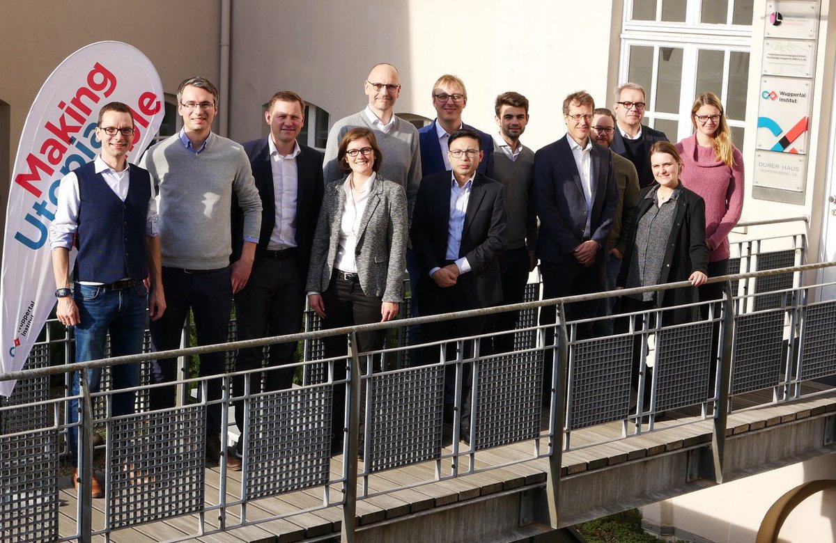 Wupperinst's tweet photo. Workshop last Monday @wupperinst to discuss the use of #blockchain in regional #plastic networks. Based on a @ClimateKIC Pathfinder the 
participants discussed existing approaches &amp; developed own ideas. 
More about t. #eCircular-Project 👉 https://t.co/Or8aNZtxxa #circulareconomy https://t.co/ztoS8PVo3e