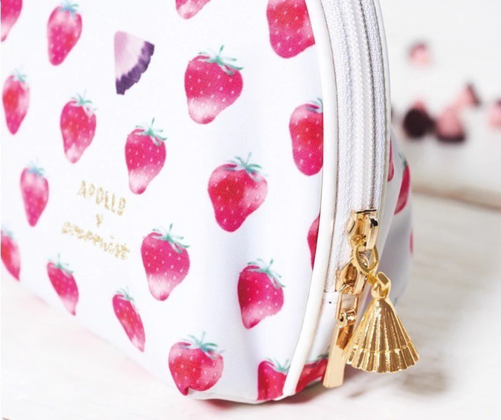 明治チョコの『アポロ』がポーチやハンカチの雑貨になりました！かわいいｗｗｗ