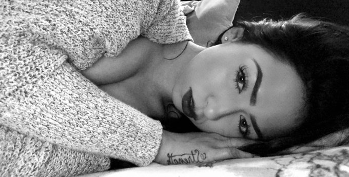 🖤✨ https://t.co/tyXqK1bllA