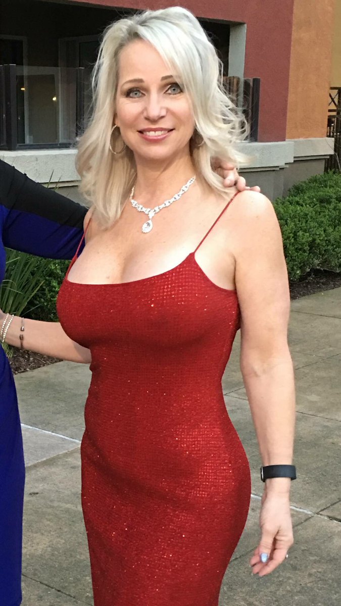 LuvMacyIsabella's tweet image. This old red just turned blue. After 53 years of being a conservative republican, I’m now 100% a liberal democrat. I FING HAAAATE TRUMP and every single thing that POS stands for!!! I won’t give up my fight with this midterm. I’ve only just begun!! 💙🌊💙🌊💙🌊💙🌊💙
