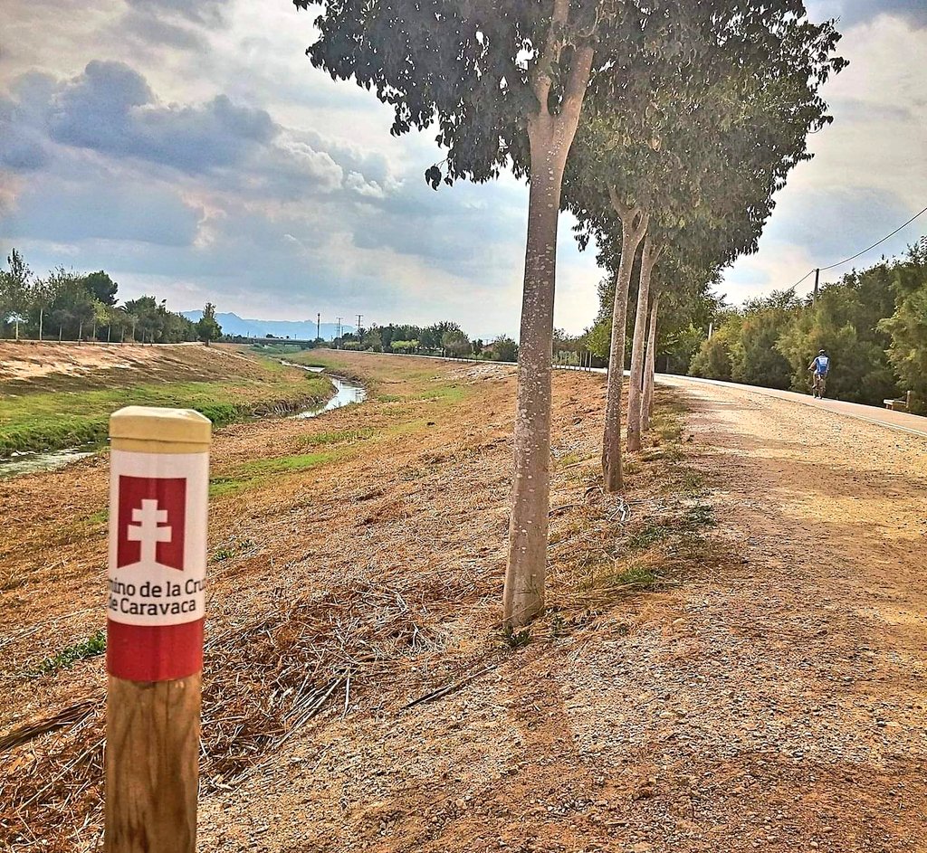 "El Camino enseña a vivir despacio".

📍Imagen del #CaminodeLevante a Caravaca en Orihuela (Alicante).
☨ 👣 #CaminodelaCruz