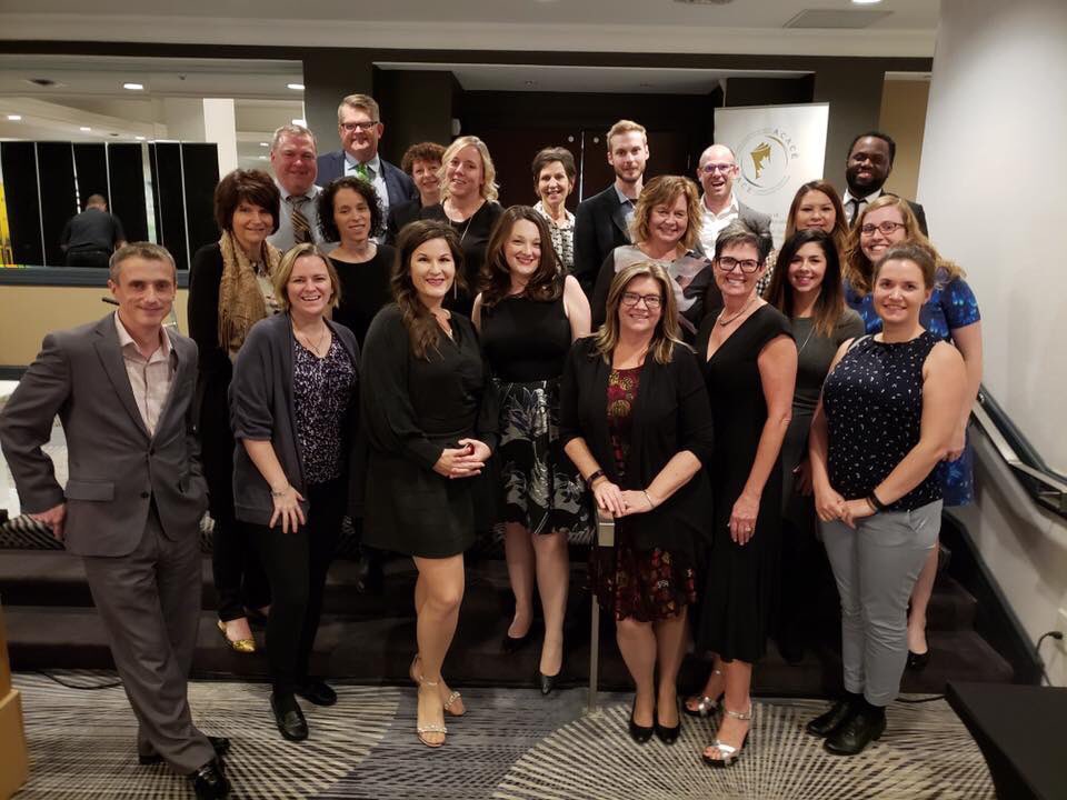Jbekevich's tweet photo. Does the #albertacrew look 80% happier with their hands up? You decide.
#cacecon2018
#mycolleaguesarefantastic #solucky https://t.co/ABQZusXFGp