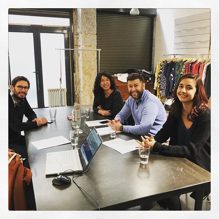 lewagonlyon's tweet photo. Pourquoi apprendre à coder ? Quels sont les secrets du Wagon ? Notre driver @cartosnet, @JVermorel &amp; Pierre (alumnis), et Julie de @tilkeeapp (future élève) vous disent tout 👩🏻‍💻🌎

🎙 Bonne écoute - https://t.co/4MPffDhUmX 🎧

Merci à @AliceBERTRAN &amp; son #podcast #GôneDigital 🦁 https://t.co/sTqEsvCKqd