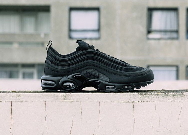 Symptomen punt Rond en rond The Sole Restocks on Twitter: "Nike Air Max 97/Tuned 1 Triple Black. Sizes  keep popping at Foot Locker UK Link &gt; https://t.co/LnqPs1lWMB  https://t.co/VKnC4wz9He" / Twitter