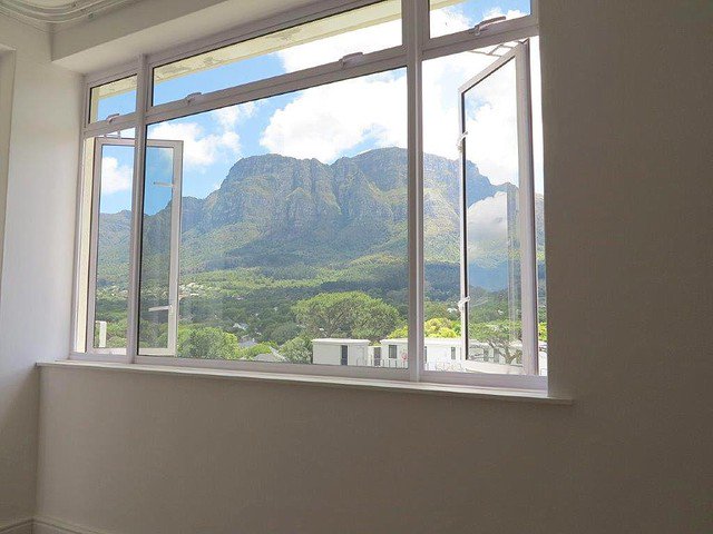 knightfrankSA's tweet photo. TO RENT: LIGHT AND BRIGHT 6TH FLOOR APARTMENT WITH SUPERB MOUNTAIN VIEWS
Lock up and go - Just renovated 6th floor apartment.

See more: https://t.co/XR1YQaA1RX

#newlands #capetown #lettings #knightfrank #realestate #property https://t.co/T5NEbwP2P1