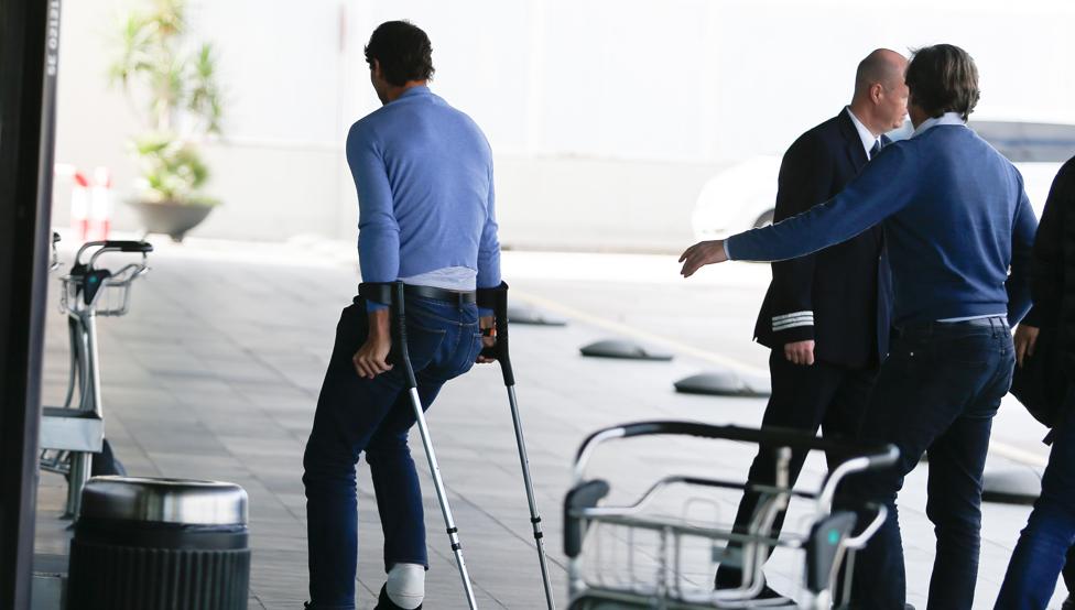 SadeceTenis's tweet photo. Doktor Cotorro: Nadal ayak bileğinden 45 dakika süren bir ameliyat geçirdi. Bilekteki deforme olmuş parça çıkarıldı. Yeni geliştirilen bu işlem sayesinde Nadal'ın yıllardır yaşadığı ağrılar ortadan kalkacak. https://t.co/0Iot8uEF3n