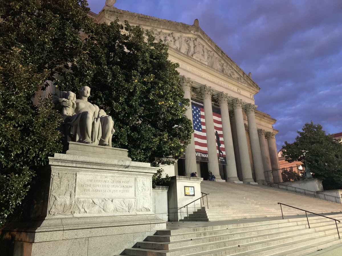 StevesCamera's tweet image. Such an important place in America with the documents it contains.  #FreedomOfSpeech #Midterms2018 #ElectionNight #USMidtermElections #USA #WashingtonDC