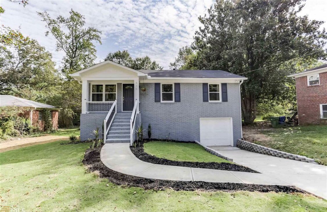 RealtorBeBe_'s tweet photo. Just in time for Christmas🎄This rare find on the west side has an attached Garage! With down payment assistance you can own this home for as little as $840/mo (plus taxes and insurance). 📞 Call me to get in by Christmas (404) 492-7630
#atlantahomes #atlanta https://t.co/NbGkdVe4bS