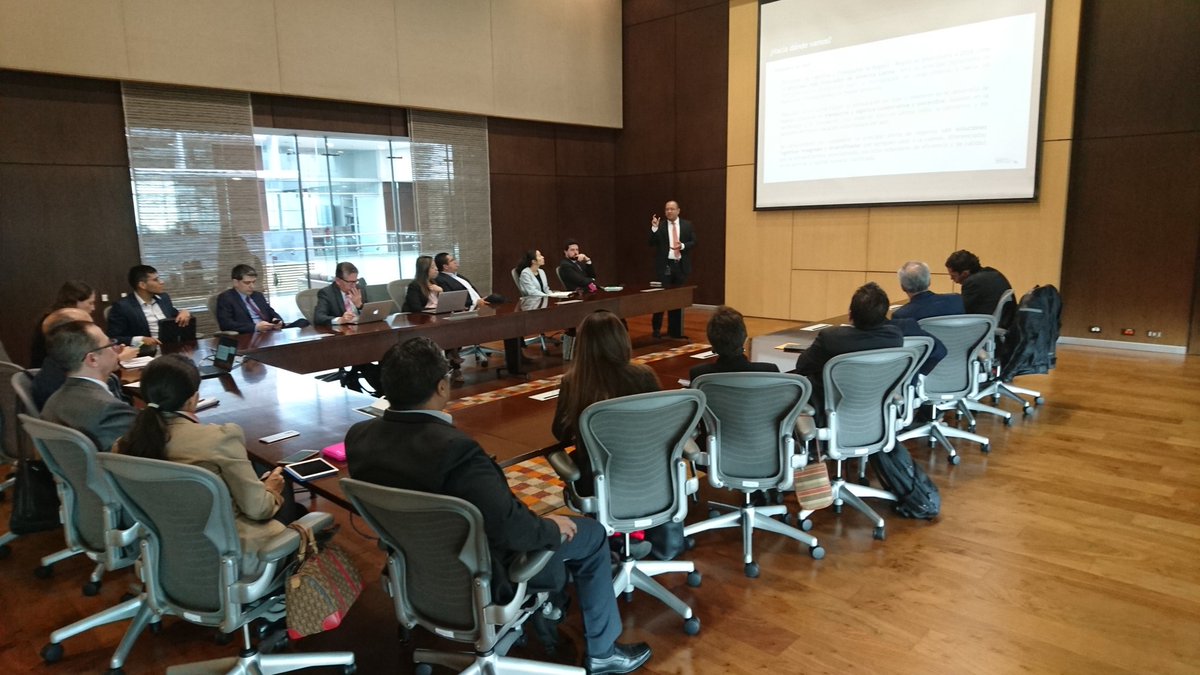 julianrobledo12's tweet image. #ClusterLogistica #Bogotá afinando su reflexión estratégica y preparando detalles para su lanzamiento el próximo 20 de noviembre. Pilares de desarrollo empresarial, integración logística, logística sostenible e inteligente serán los focos de trabajo de esta iniciativa cluster.