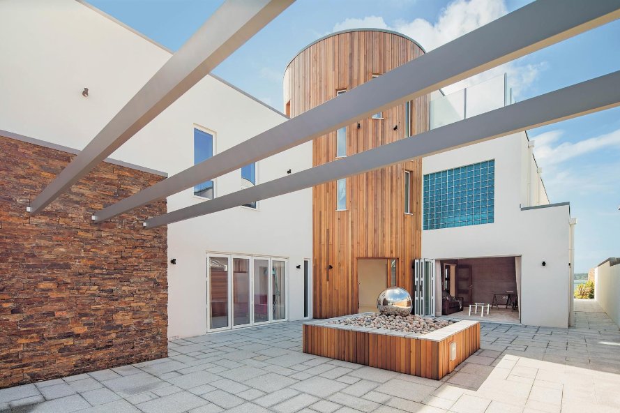 Majestic Property tweet media